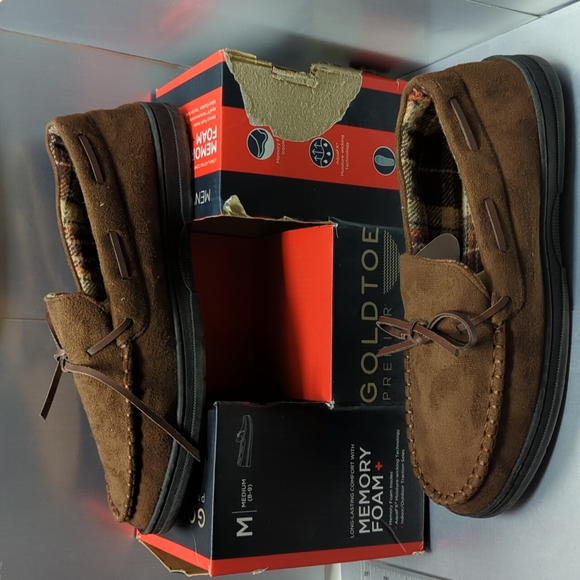 BNIB GoldToe Men’s HOUSE SHOES/SLIPPER Size 8-9 (M) Brown - Picture 2 of 9